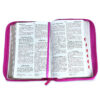 Biblia floral mariposas fucsia Letra Gigante Manual 14 puntos RV1960 imit piel con Cierre. - Imagen 3
