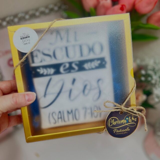 Hermoso Pañuelo con versículo para  hombre un bello regalo para el Día del Padre.